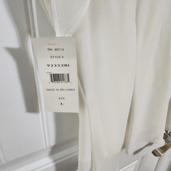 Cream Blouse size large - Picture 3 of 3